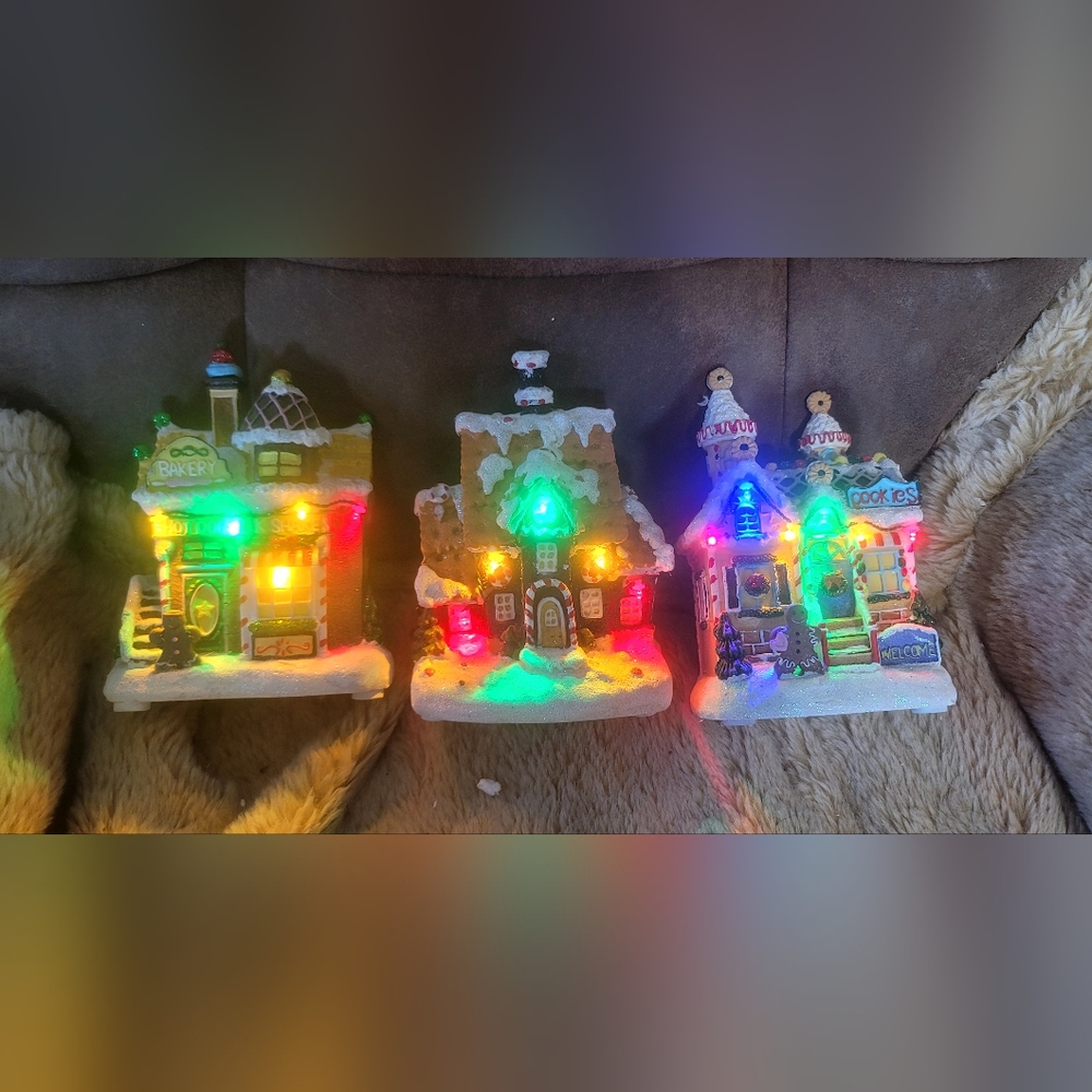 Gingerbread light up houses